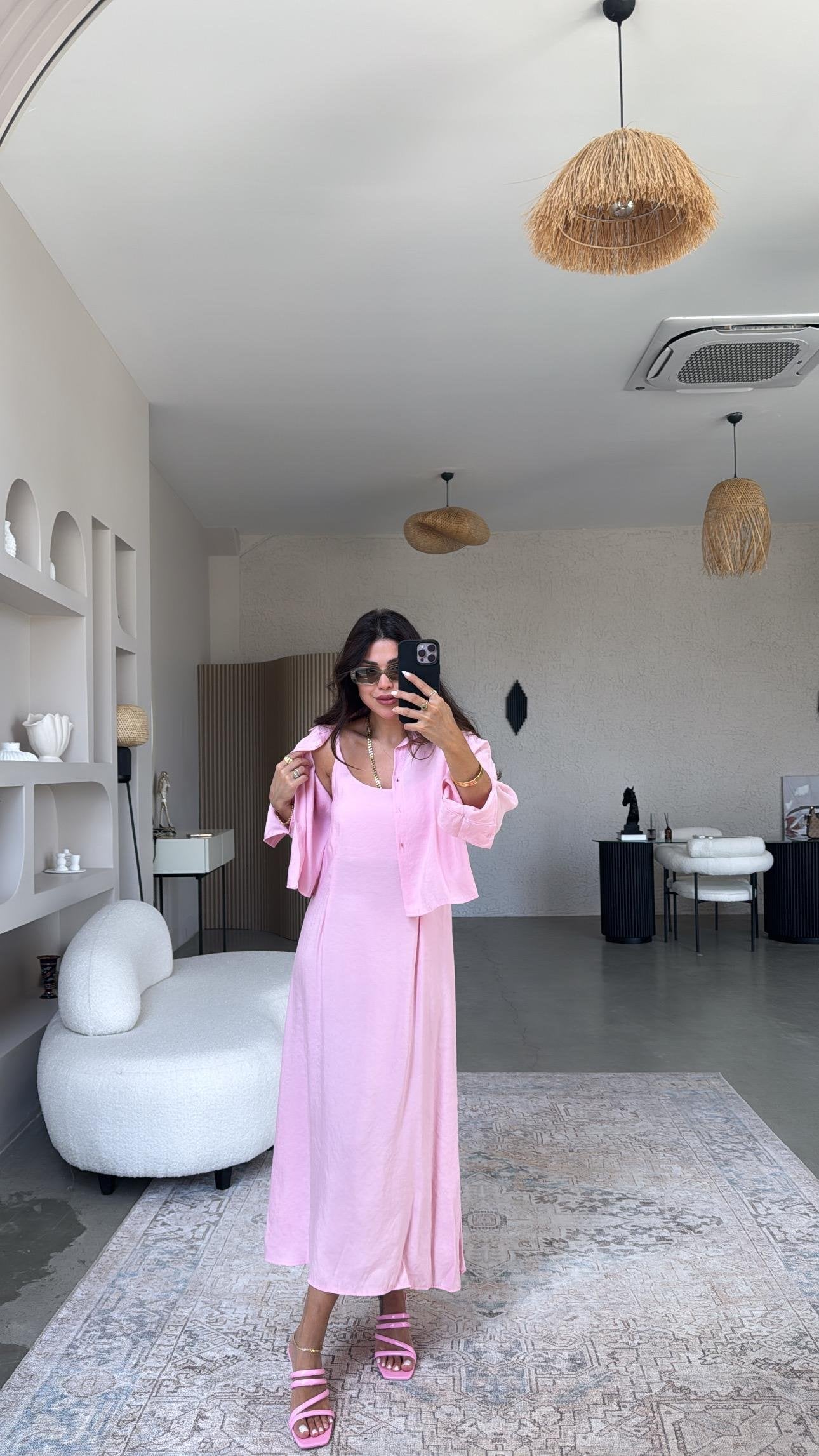 Ensemble minimaliste – robe & surchemise