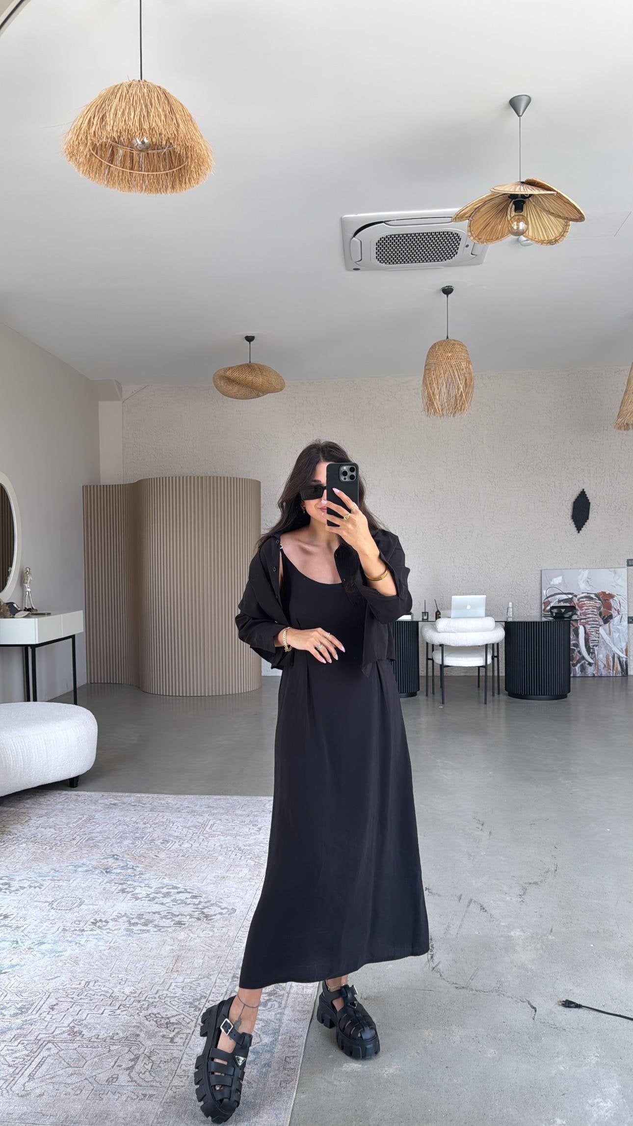 Ensemble minimaliste – robe & surchemise