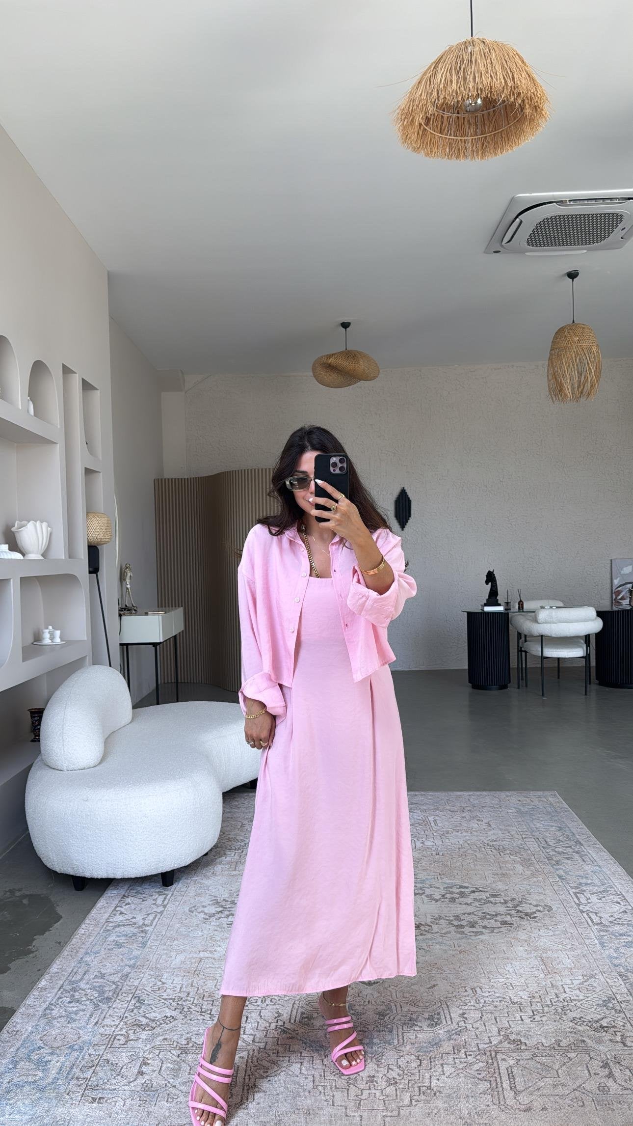 Ensemble minimaliste – robe & surchemise